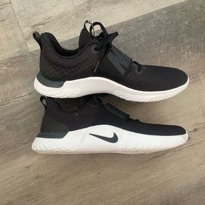 Nike In-Season TR 9 training shoes size 9.5